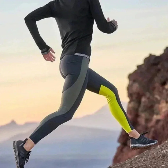 Athleta Asym ColorBlock Leggings‎ Black Gray Yellow Size Medium - Picture 8 of 8